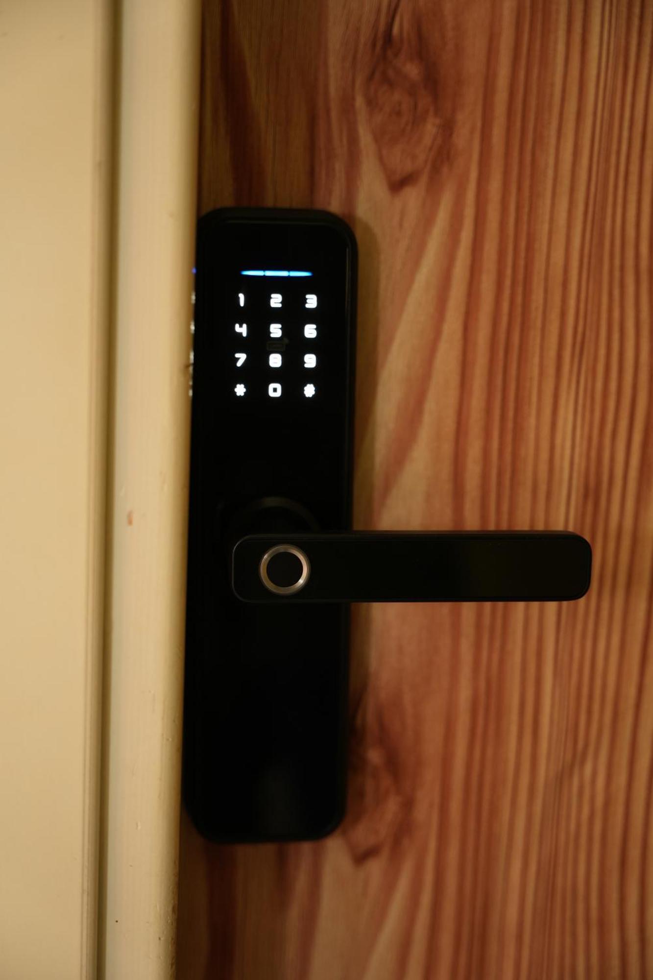 Black Diamond Nis Exterior foto